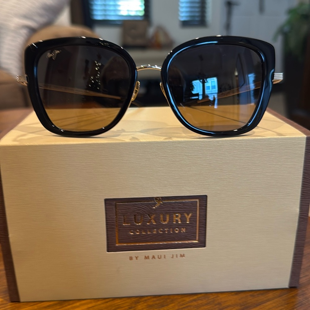 Maui Jim Violet Lake